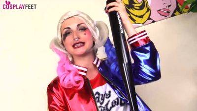 Harley Quinn - Quinn - Harley Quinn teases you with her feet in black nylons - hotmovs.com - Italy