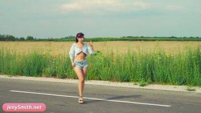 Doroga Solo Naked On The Road - Jeny Smith - hclips.com - Russia