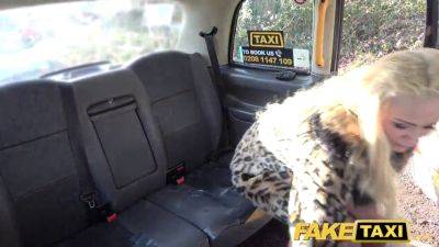 Blonde bombshell takes it hard in the backseat of fake taxi - sexu.com
