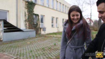 Watch how a hot teen gets a surprise from her guapa adolescent for cash - sexu.com - Czech Republic