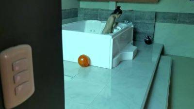 Older Stepbrother Sneaks In The Bathtub While My Parents Are Away - Porn In Spanish - hclips.com - Spain