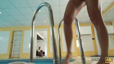 Horny oldman fingerbangs his 18yo daughter after a swim in the pool - sexu.com - Czech Republic
