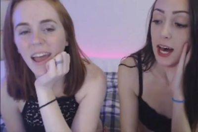 Lesbian Babes Playing And Eating Pussy On Cam - hclips.com