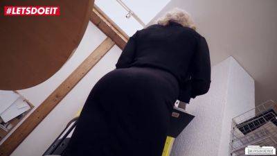 German Secretary gets nailed hard by her boss in the office - sexu.com - Germany