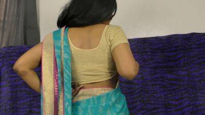 Horny Indian Lily strips and teases with her big ass & dirty talk - sexu.com - India