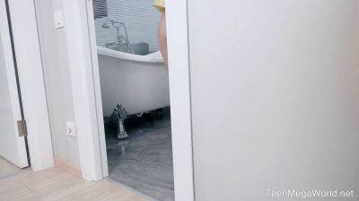 Milana - Milana Taylor rubs her shaved pussy in a hot bath - sexu.com