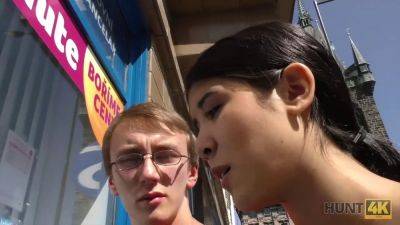 Watch as nerdy girlfriend gets pounded by a muscular stranger in POV - sexu.com - Czech Republic