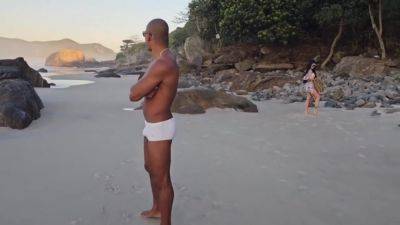 Pamela Makeup Estava Perdida Na Praia De Nud - Morena Gostosa - upornia.com - Brazil