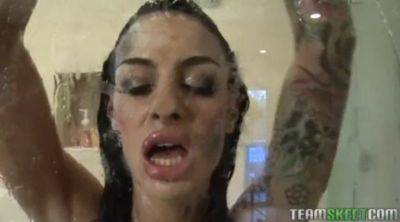 Angelina Valentine - Sunny Leone - Sunny - Sunny Leone's massive tits get pounded hard in the shower - sexu.com - India