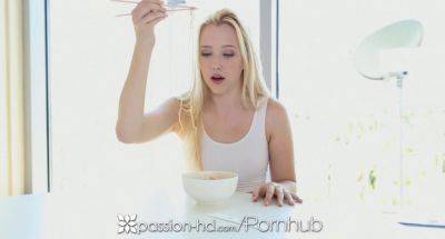 Danny Mountain - Samantha Rone - Samantha Rone takes on a massive dick and gets a hot cumshot - sexu.com