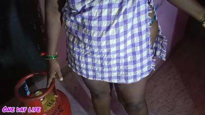 Tamil Girl Having Rough Sex With Gas Cylinder Delivery Man - hclips.com - India