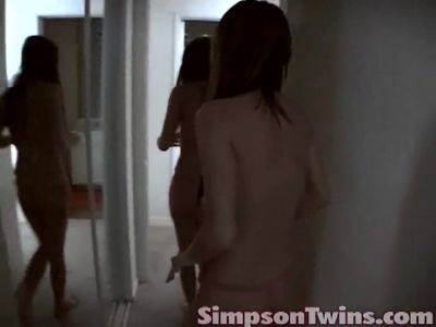 Mutual masturbating twins in shower - txxx.com