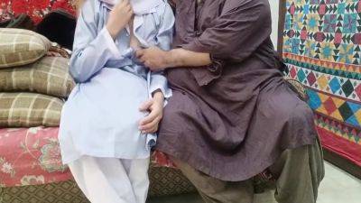 Desi Pakistani College Girl Sex With Her Own Stepbrother - hotmovs.com - Pakistan