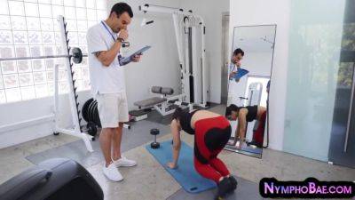 Nympho hairy babe slammed by her gym trainer in doggystyle - hotmovs.com