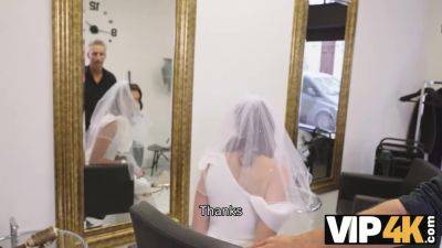 VIP4K. Hairdresser seduces sexy bride in the wedding dress for a quick fuck - txxx.com - Czech Republic