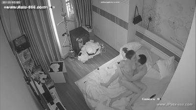 Hackers use the camera to remote monitoring of a lover's home life.622 - txxx.com - China