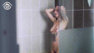 Sit Down And Watch Me Shower - hclips.com