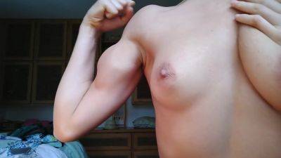 Skinny Muscle Girl - hclips.com
